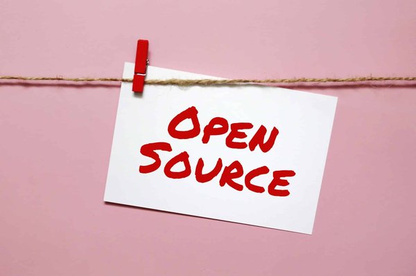 Quels sont les enjeux juridiques de l'édition de logiciels sous licences open source par une entreprise?